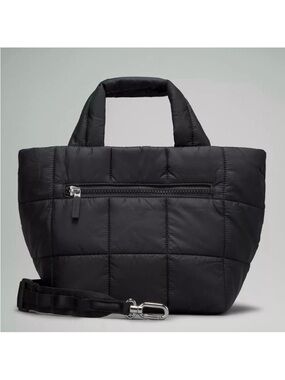 🆕 - Lululemon Quilted Grid Crossbody Bag 5L Black. Brand new. Tags on.